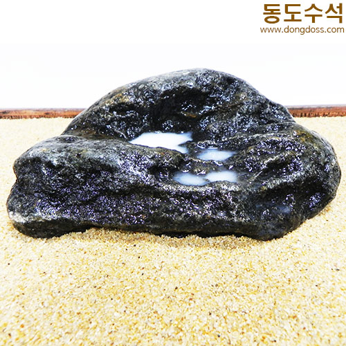 호수경석
