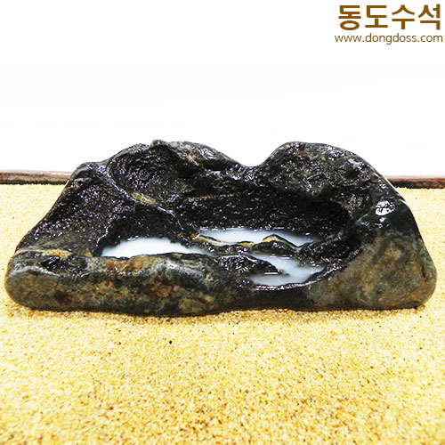 호수경석