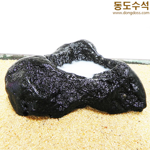호수경석