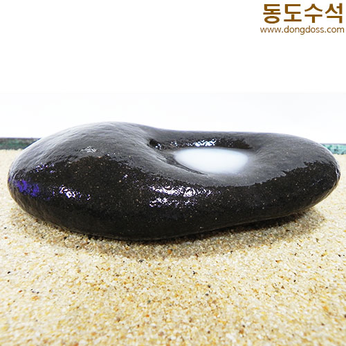 갯바위호수석