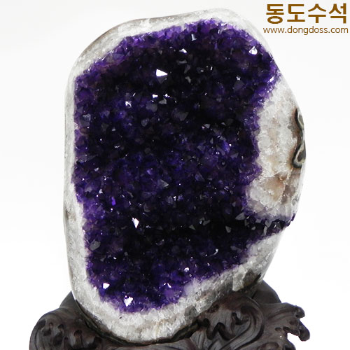 보라자수정