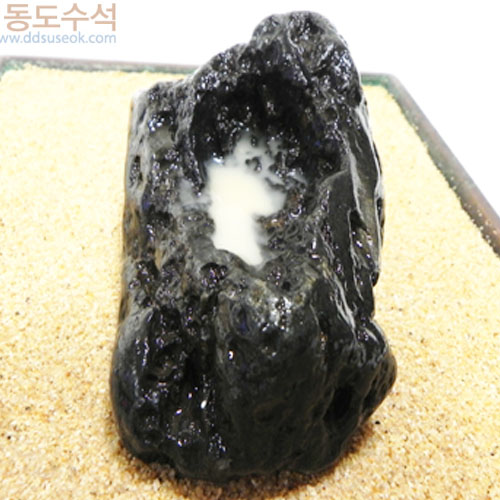 호수경석