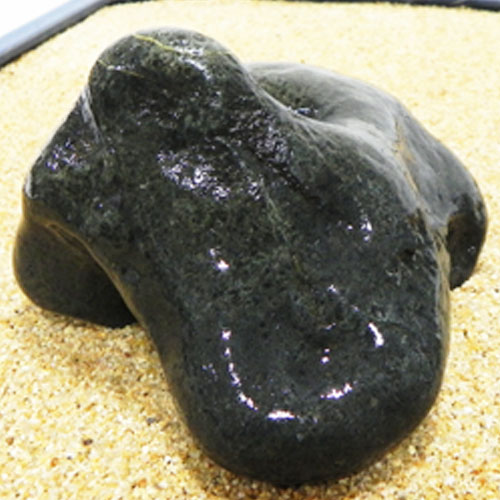 호수경석