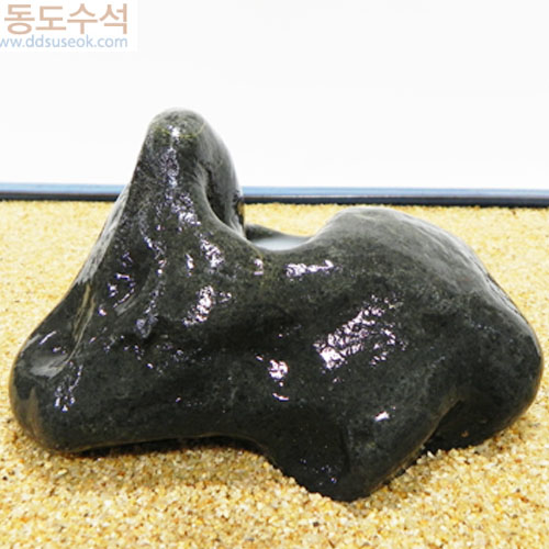 호수경석