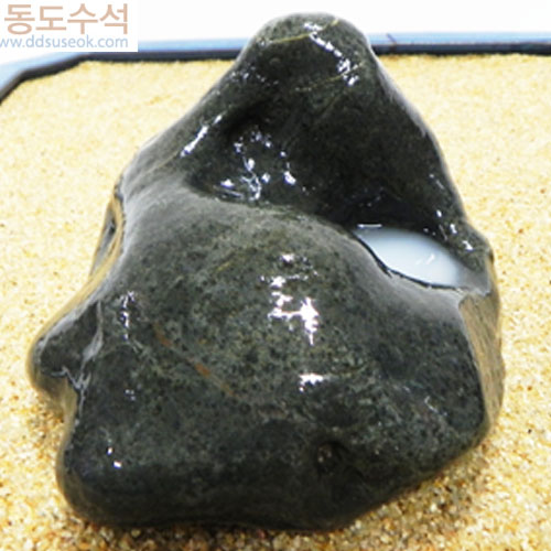 호수경석